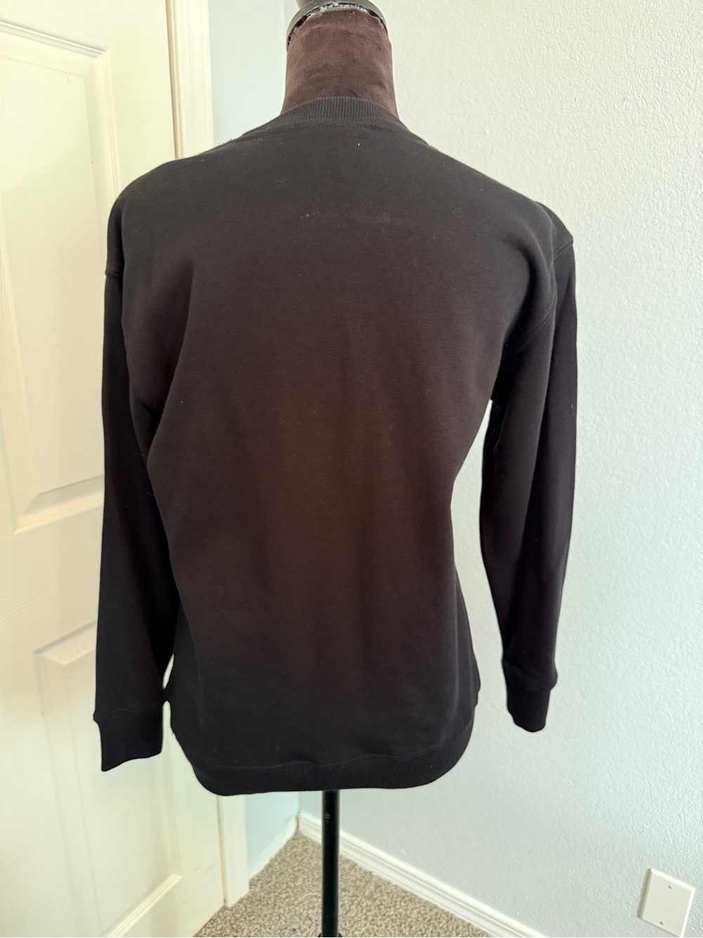 Sweatshirt - Picture 2 of 3